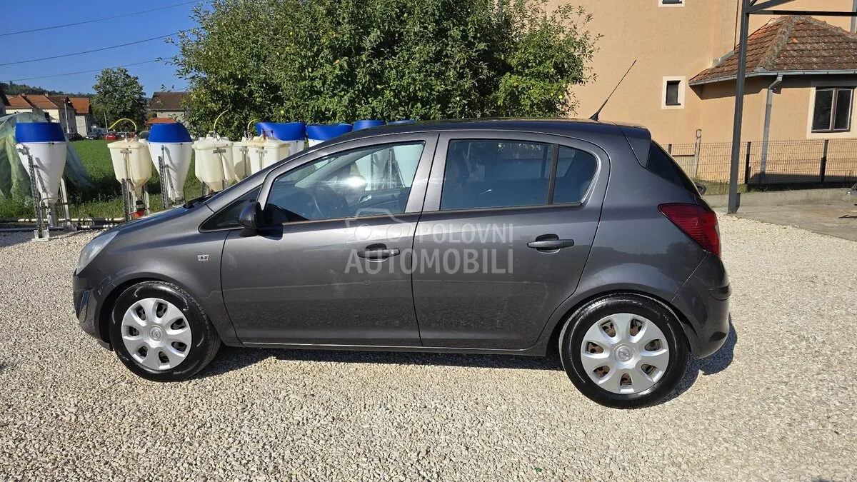 Opel Corsa D 2012 photo 3