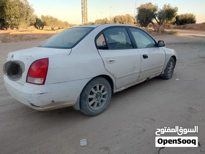Hyundai Avante 2001 photo 3