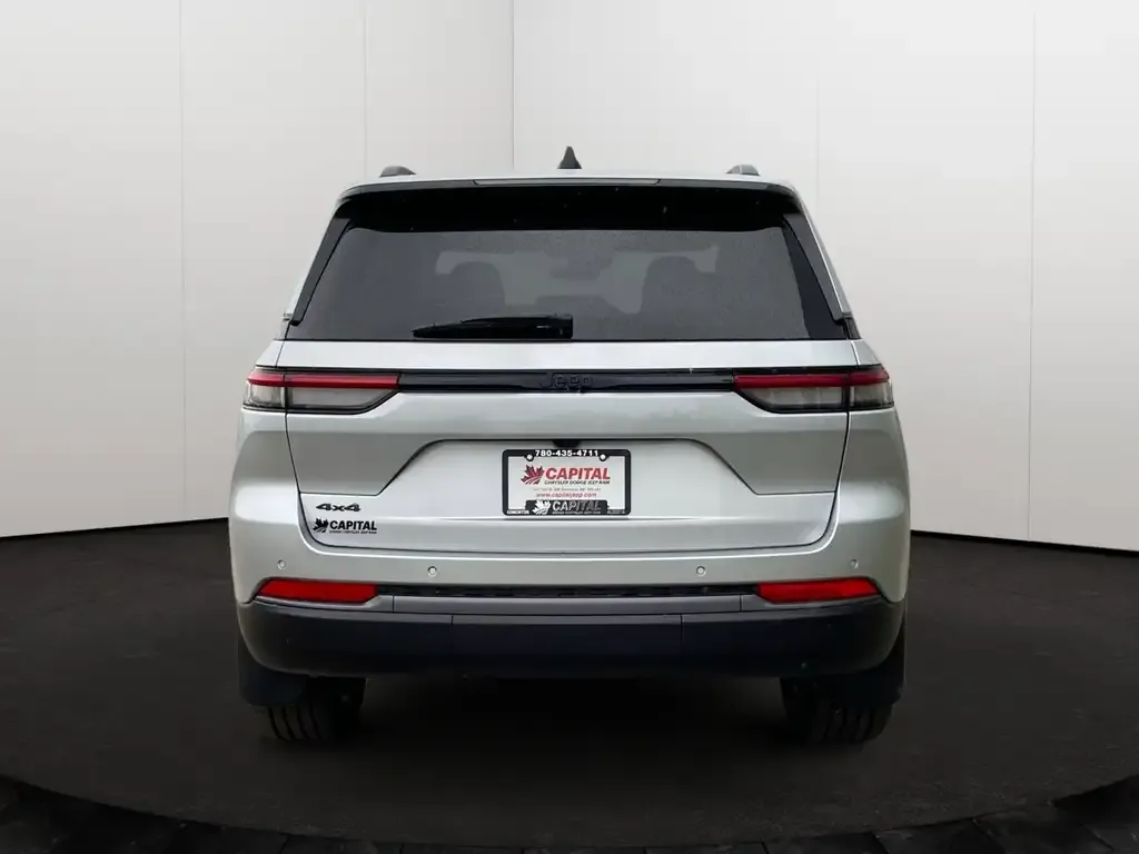 Jeep Grand Cherokee 2026 photo 5