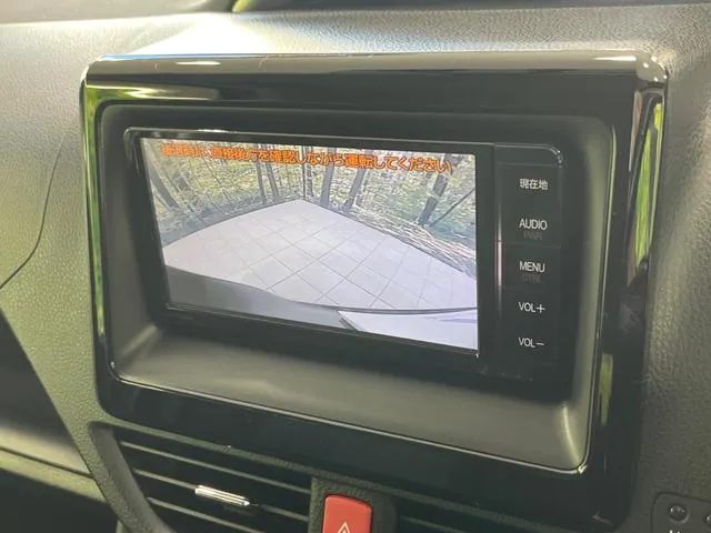Toyota Voxy 2015 photo 4