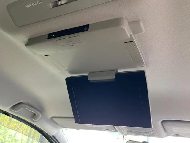Toyota Voxy 2015 photo 3