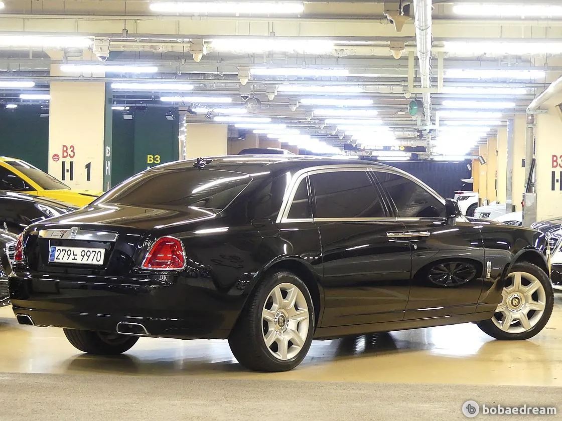 Rolls-Royce Ghost 2017 photo 3