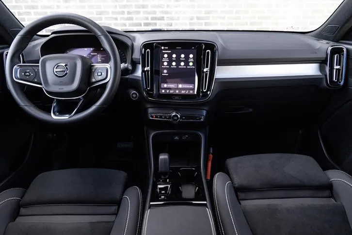 Volvo Xc40 2026 photo 2
