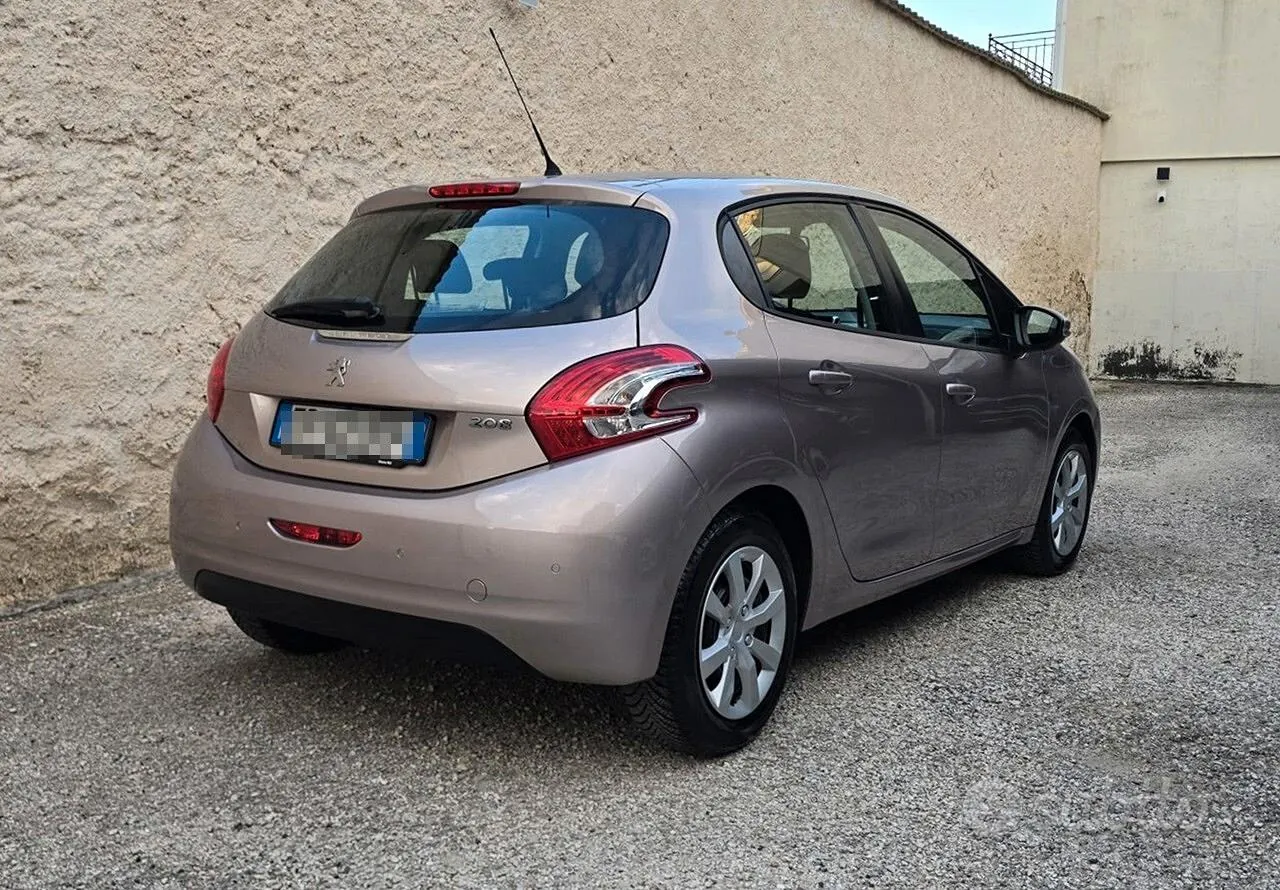 Peugeot 208 2013 photo 4