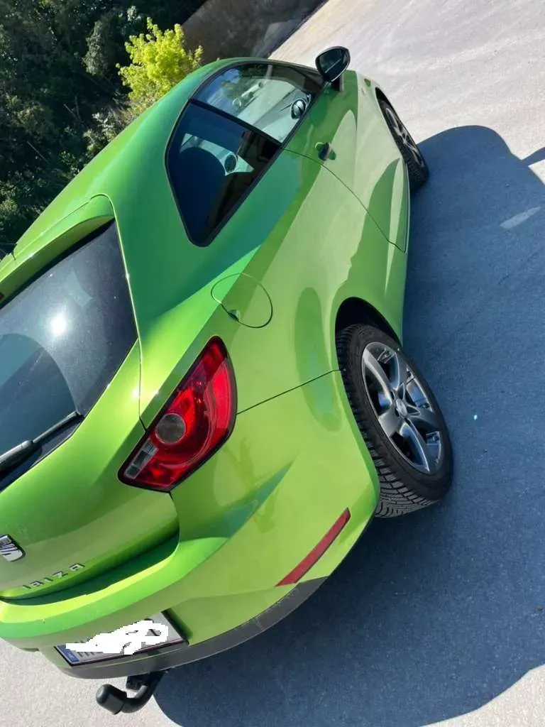 Seat Ibiza 2012 photo 2