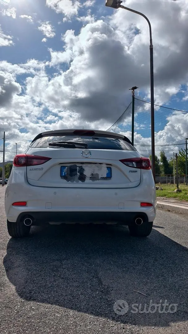 Mazda 3 2018 photo 2