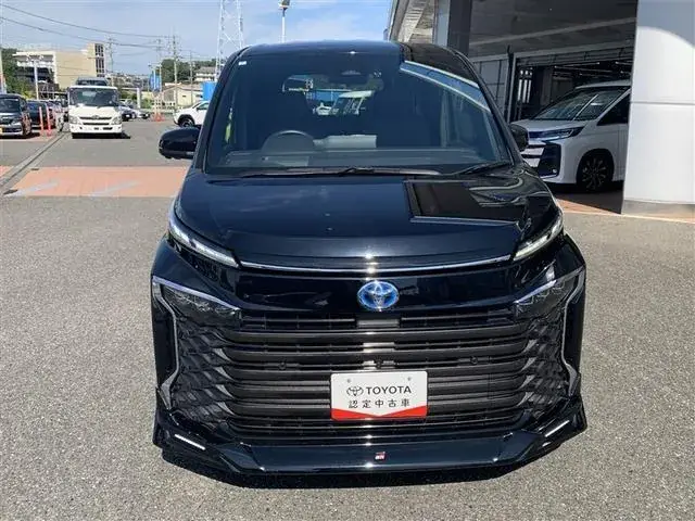 Toyota Voxy 2022 photo 5