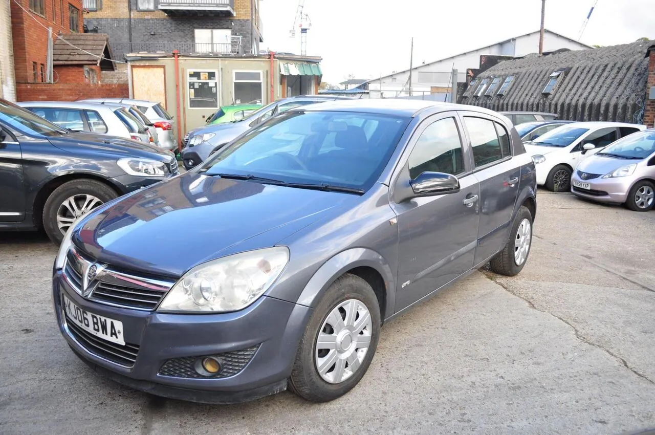 Vauxhall Astra 2006 photo 3