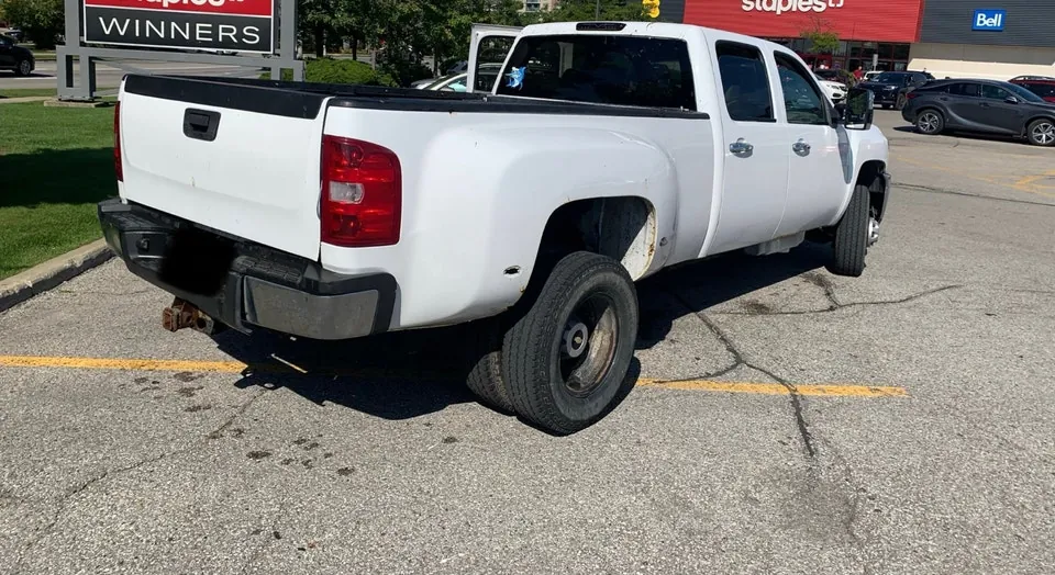 Chevrolet Silverado 3500 2011 photo 4