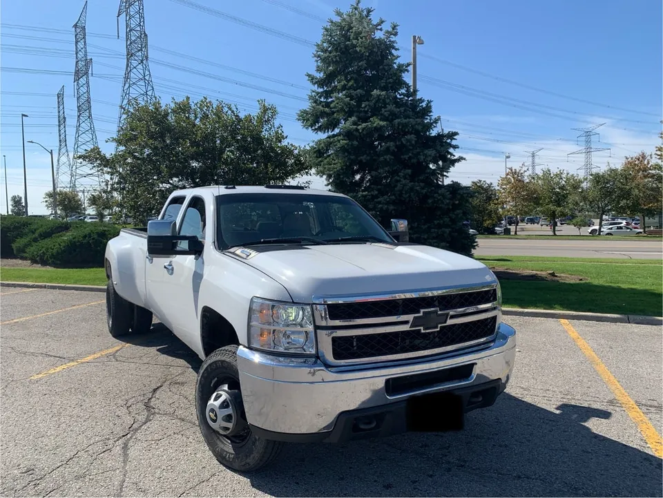Chevrolet Silverado 3500 2011 photo 3
