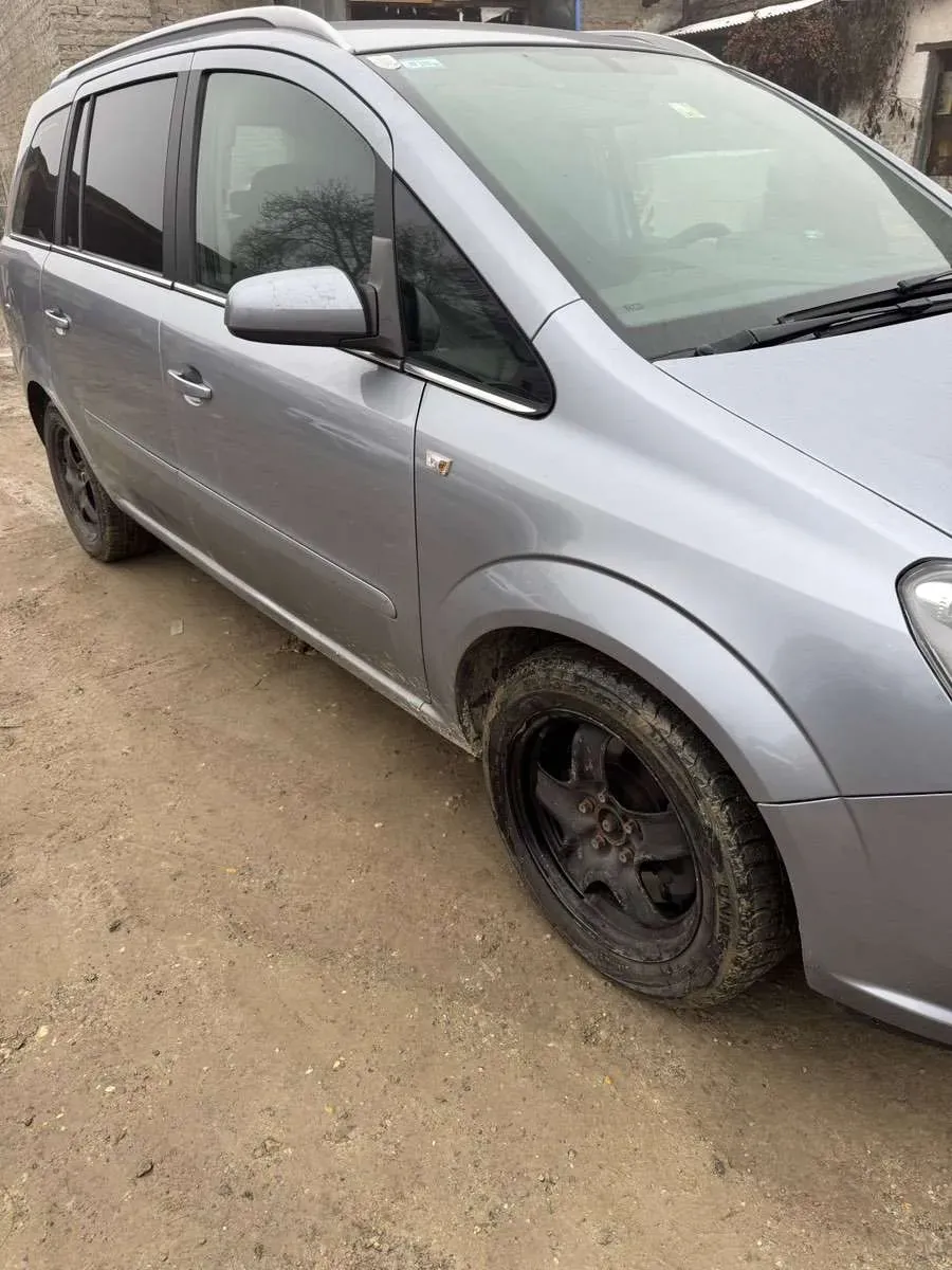 Opel Zafira 2007 photo 2