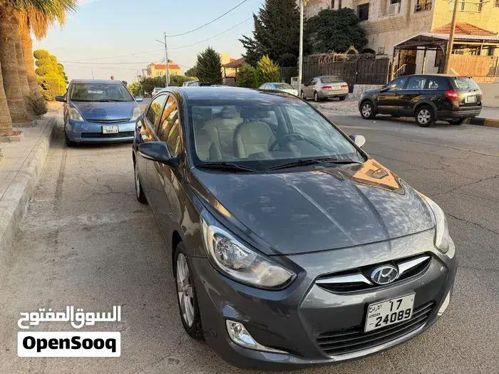 Hyundai Accent 2013 photo 4