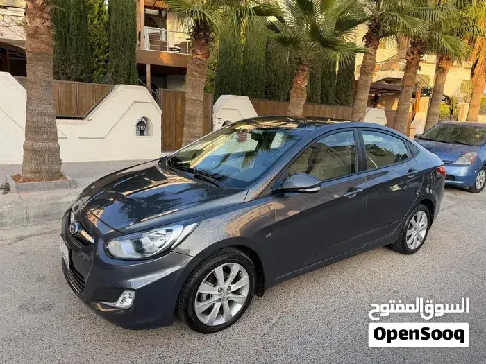 Hyundai Accent 2013 photo 2