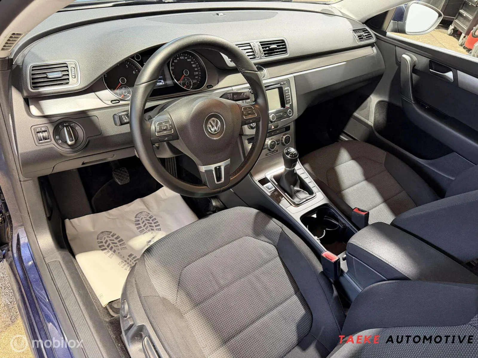 Volkswagen Passat 2012 photo 3