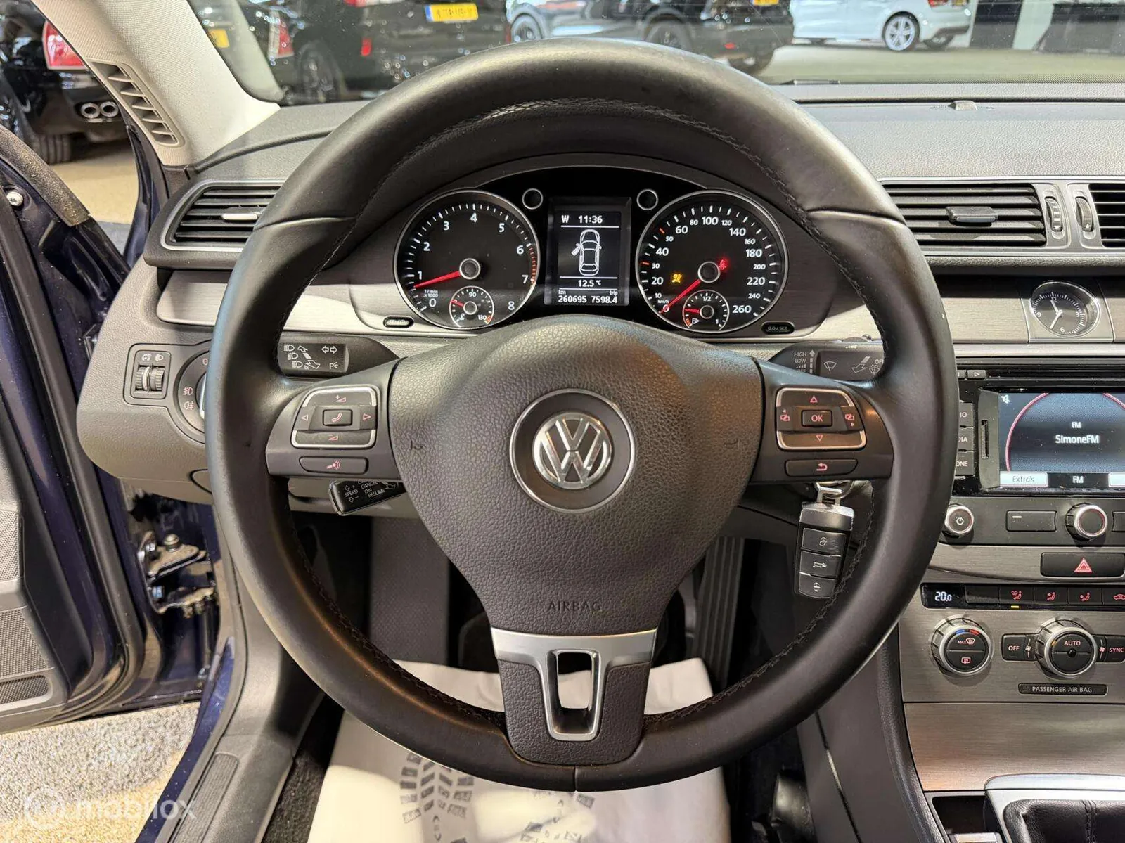 Volkswagen Passat 2012 photo 4