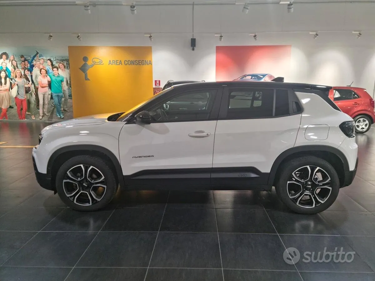 Jeep Avenger Summit 2024 photo 3
