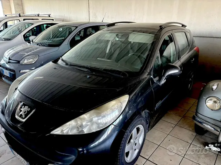 Peugeot 207 2011 photo 5