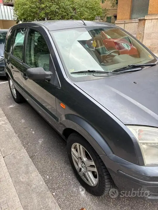 Ford Fusion 2003 photo 3