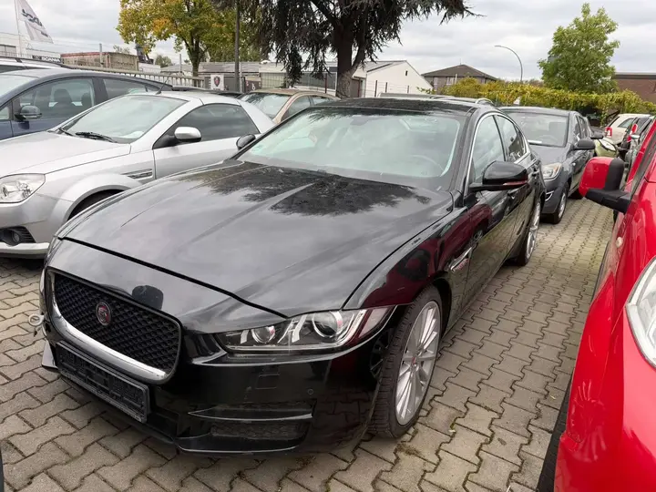 Jaguar Xe