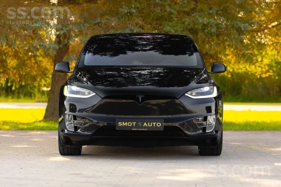 Tesla Model X 2017 photo 2