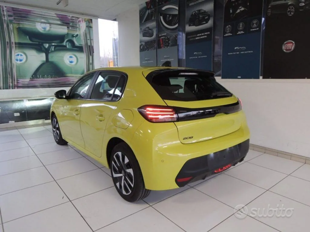 Peugeot 208 2024 photo 3