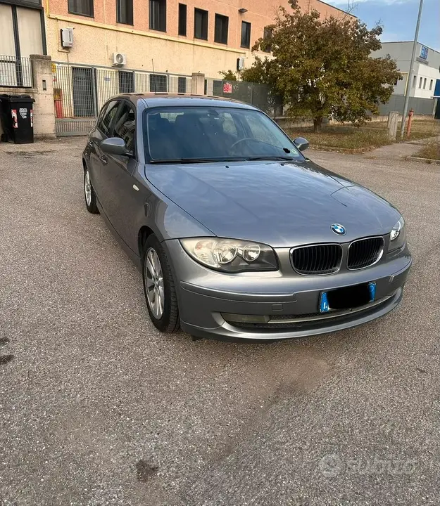 BMW 118D 2008 photo 2