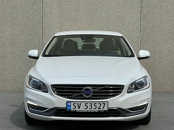 Volvo S60 2015 photo 2
