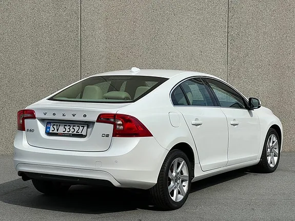 Volvo S60 2015 photo 4