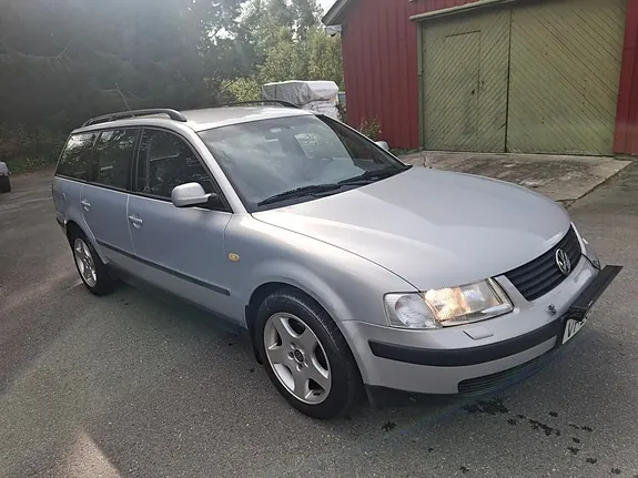 Volkswagen Passat 1999 photo 2
