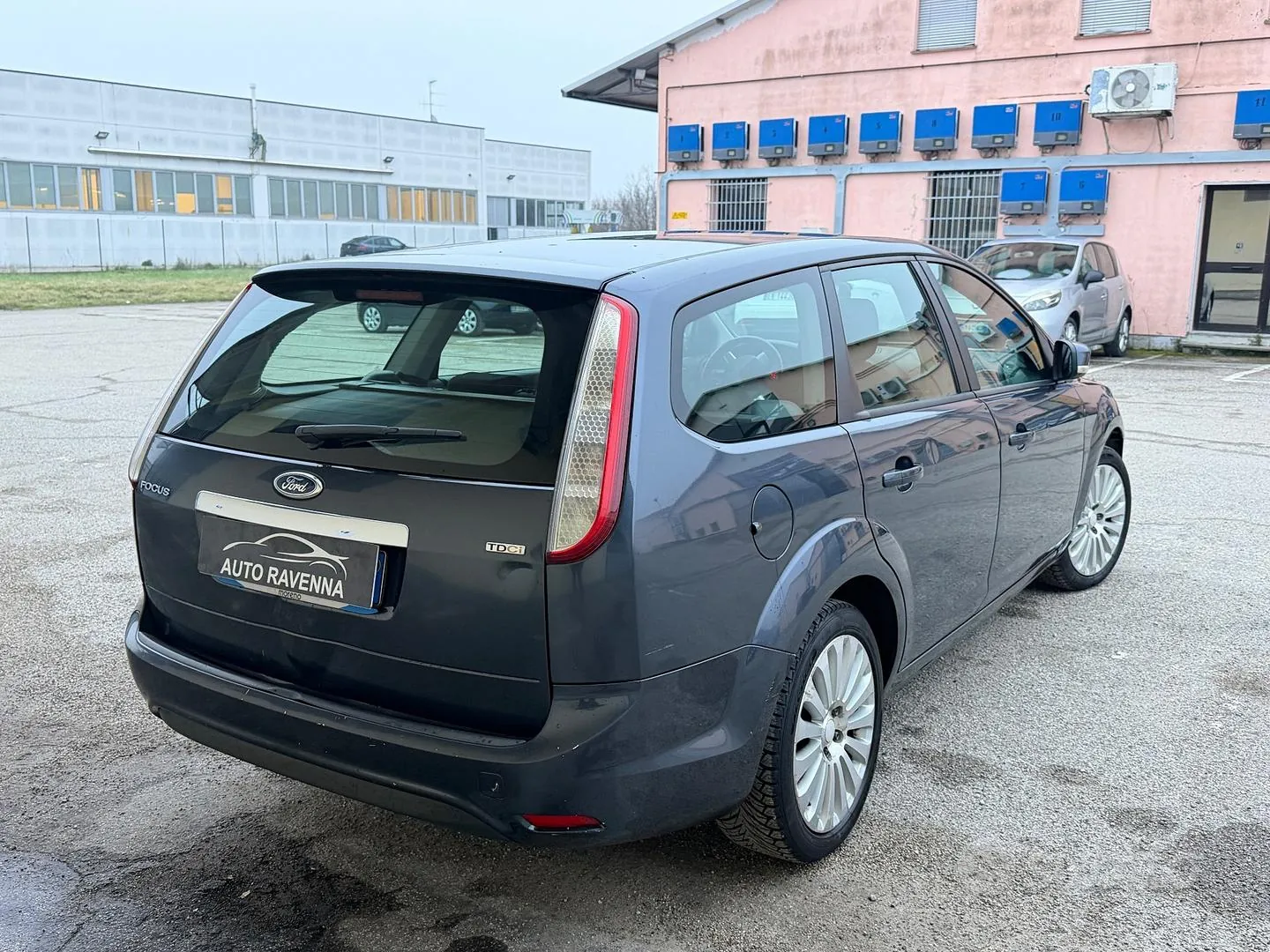 Ford Focus 2009 photo 2