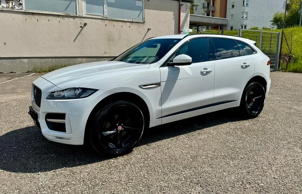 Jaguar F-Pace