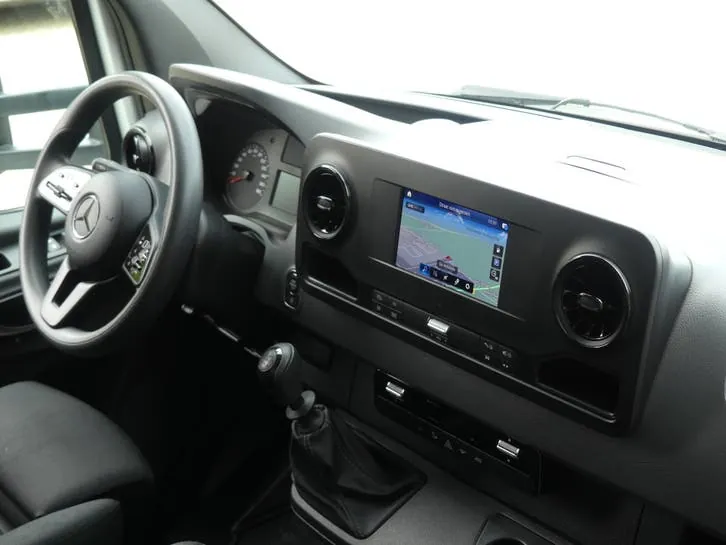 Mercedes-Benz Sprinter 2023 photo 2