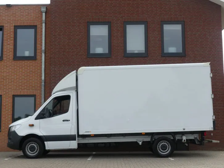 Mercedes-Benz Sprinter 2023 photo 3