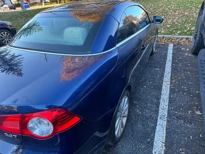 Volkswagen Eos 2010 photo 2