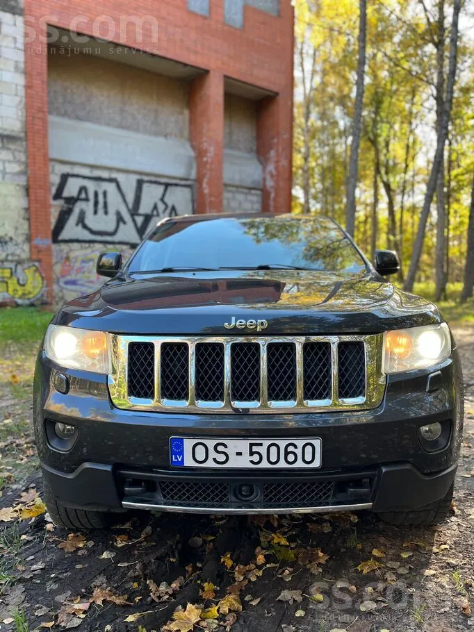 Jeep Grand Cherokee 2011 photo 3