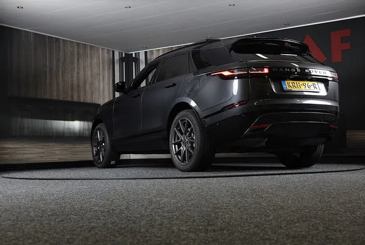 Land Rover Range Rover Velar 2025 photo 3