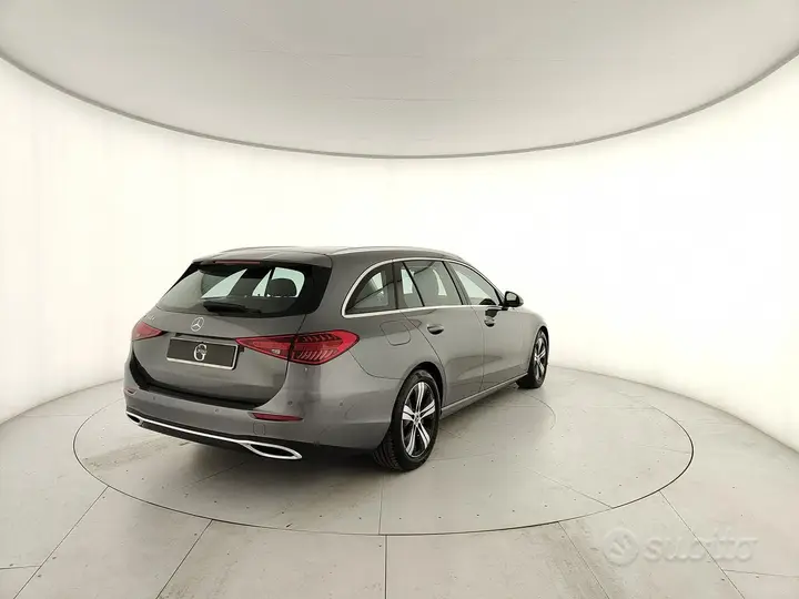 Mercedes-Benz C-Class 2026 photo 3