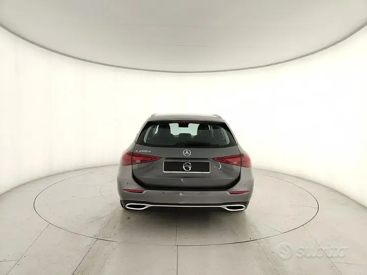 Mercedes-Benz C-Class 2026 photo 4