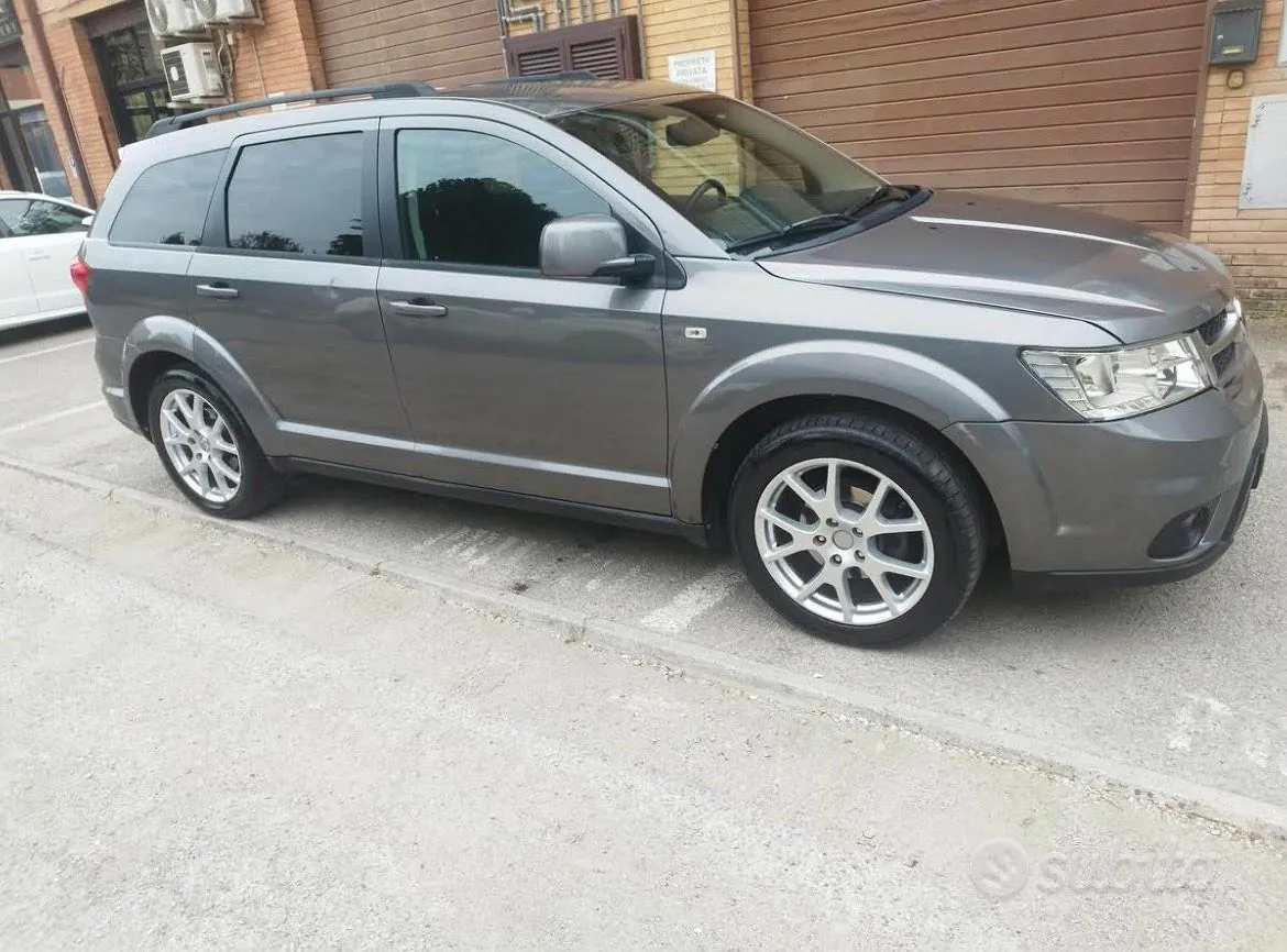 Fiat Freemont 2012 photo 2