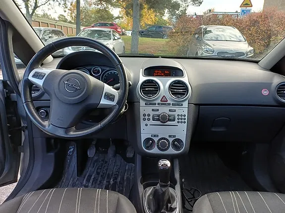 Opel Corsa 2010 photo 3
