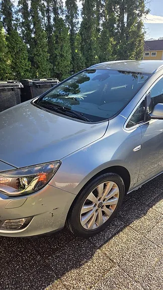 Opel Astra 2012 photo 4