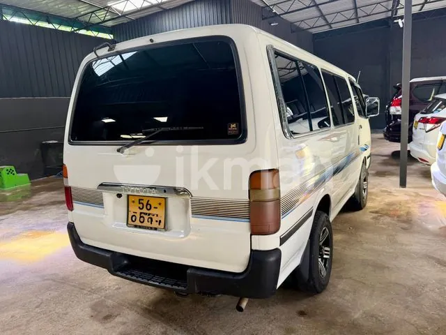 Toyota Hilux 1991 photo 3
