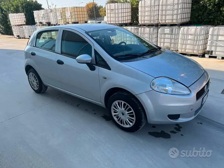 Fiat Grande Punto 2013 photo 4