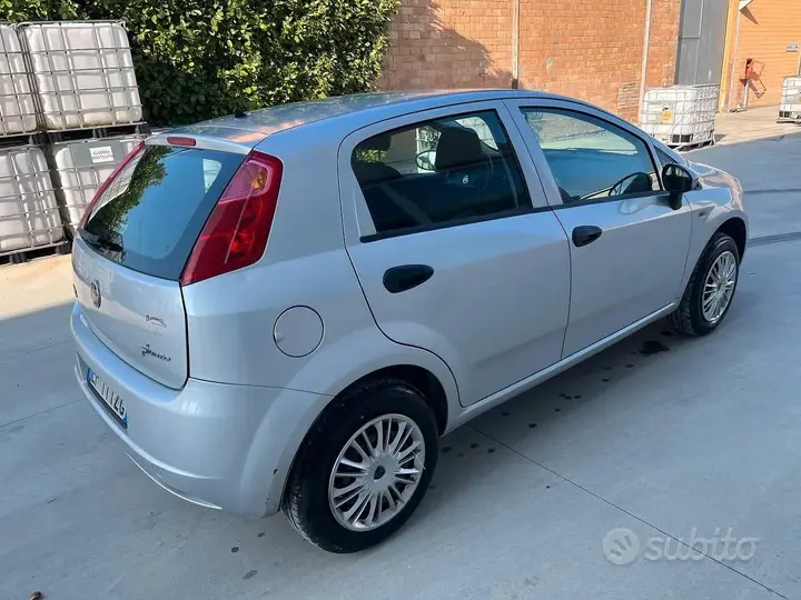 Fiat Grande Punto 2013 photo 3