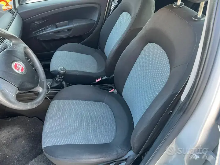 Fiat Grande Punto 2013 photo 5