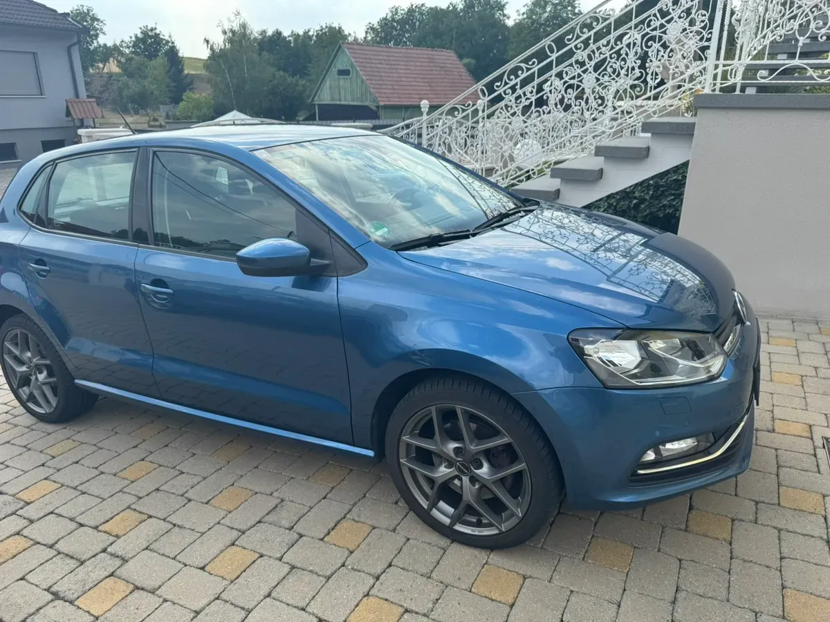 Volkswagen Polo 2015 photo 2