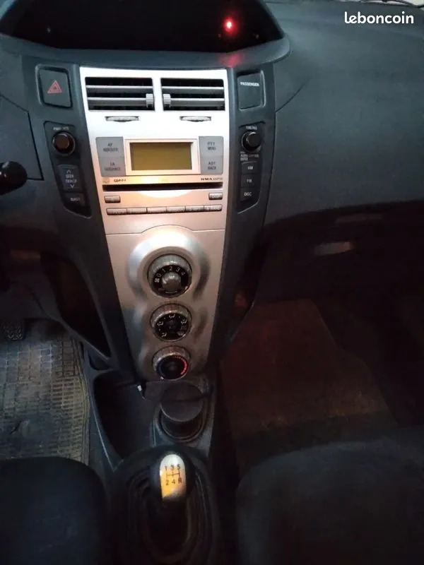 Toyota Yaris 2008 photo 3