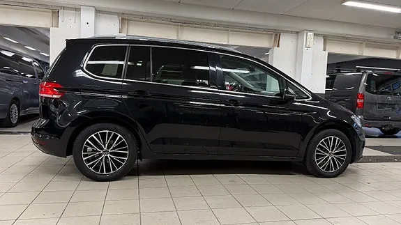 Volkswagen Touran 2021 photo 5