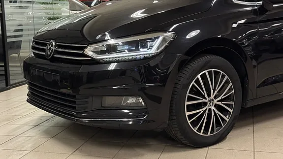 Volkswagen Touran 2021 photo 2