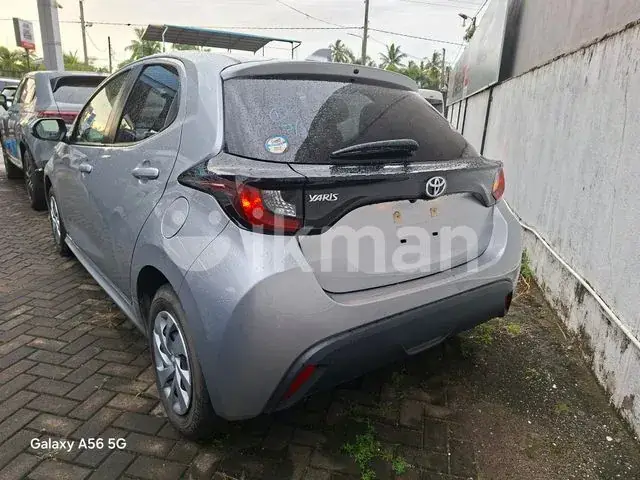 Toyota Yaris 2023 photo 2